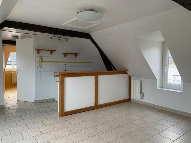 Location appartement 3 pièces, 28.00m², Romorantin Lanthenay