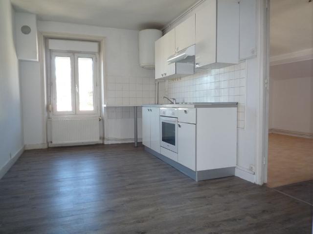 Location Appartement 3 pièces 36m² LE CHAMBON SUR LIGNON 43400