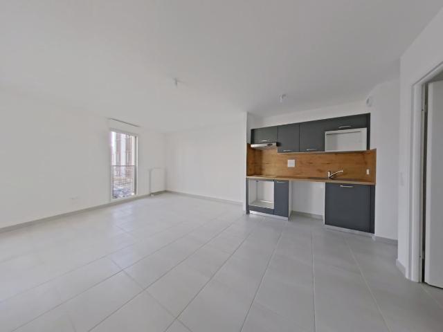 Location appartement 3 pièces TOURS 63m² à 883.32€/mois CDC Habitat