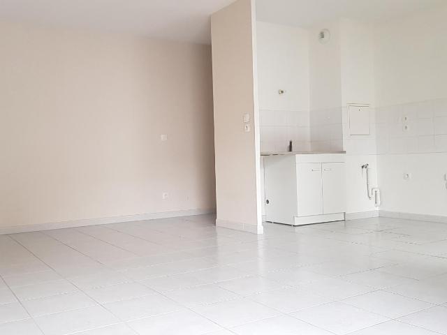 Location appartement 3 pièces VILLEURBANNE 70m² à 997.22€/mois CDC Habitat