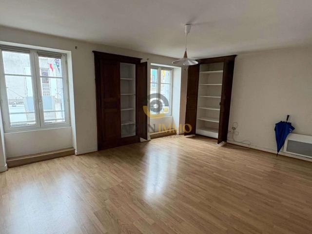Location appartement 3 pièces Bressuire 79