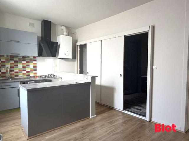 Location appartement 3 pièces Fougères 35