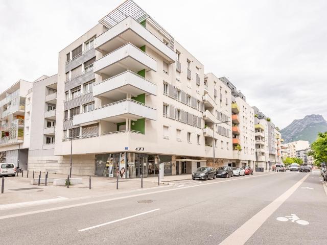 Location appartement 3 pièces GRENOBLE 73m² à 973.37€/mois CDC Habitat