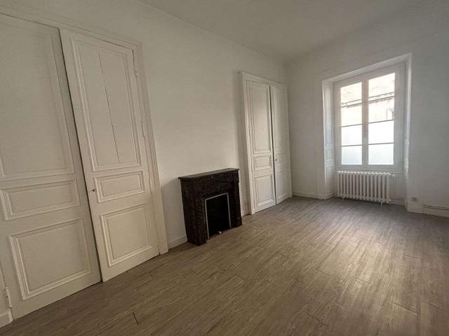 Location appartement 3 pièces Laval 53