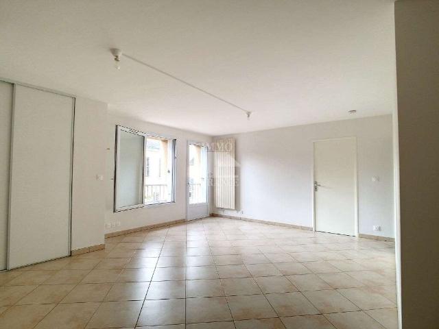 Location appartement 3 pièces Laval 53