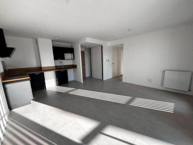 Location appartement 3 pièces Laval 53