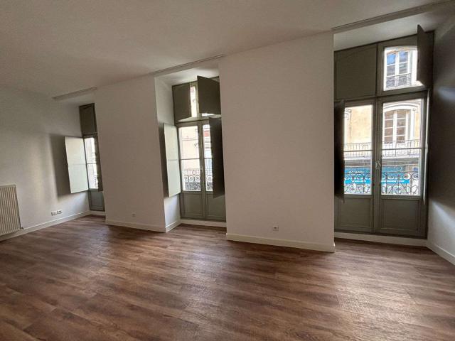 Location appartement 3 pièces Laval 53