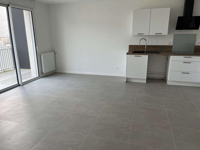 Location appartement 3 pièces Laval 53