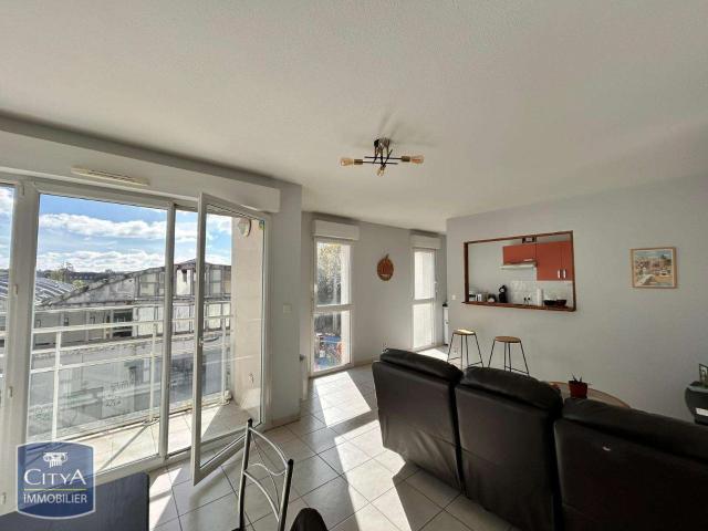 Location appartement 3 pièces Laval 53