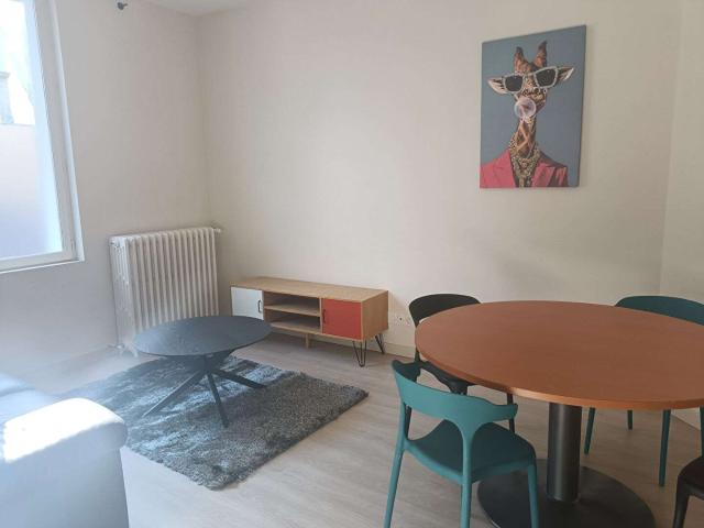 Location appartement 3 pièces Laval 53