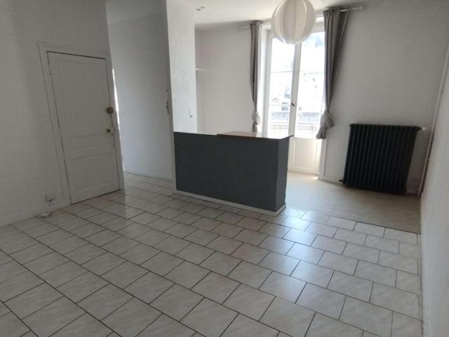Location appartement 3 pièces Laval Centre Ville Préfecture 53