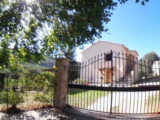 Location appartement 3 pièces Le Bar sur Loup 06