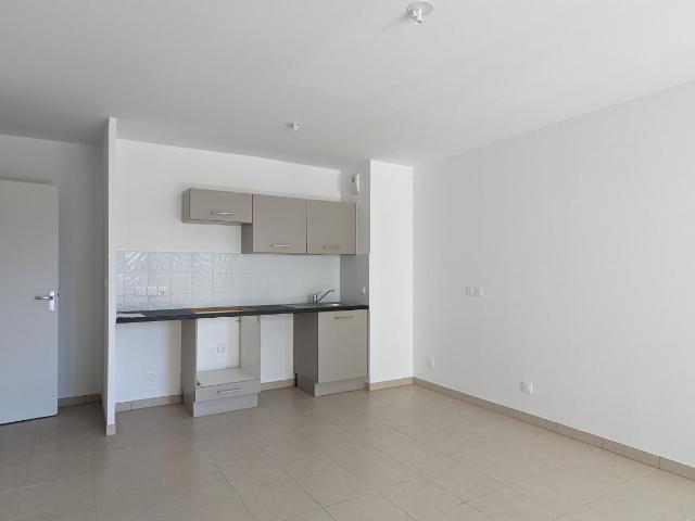Location appartement 3 pièces LE LAVANDOU 63m² à 865.44€/mois CDC Habitat