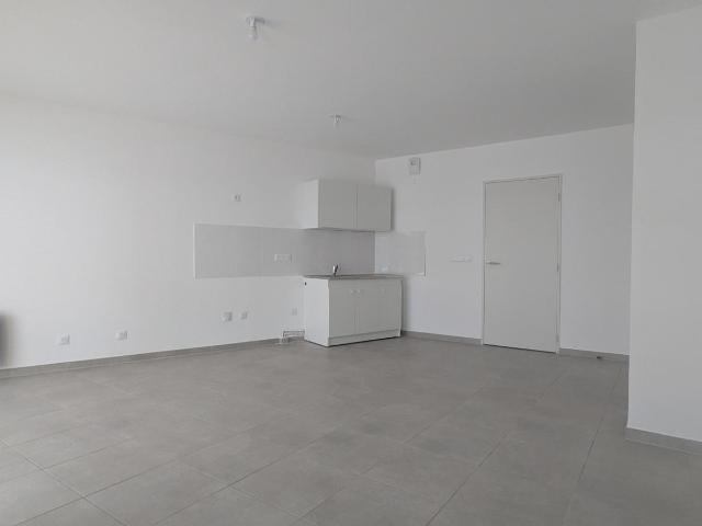 Location appartement 3 pièces MARSEILLE 57m² à 902.49€/mois CDC Habitat
