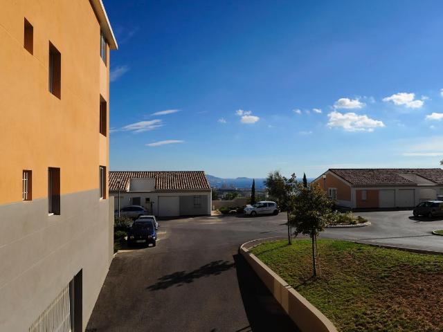 Location appartement 3 pièces MARSEILLE 77m² à 908.35€/mois CDC Habitat