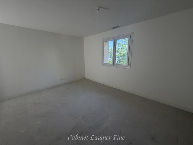 location appartement 3 pièces Marseille Ecole, commerce