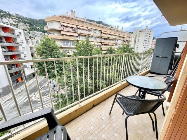 Location Appartement 3 pièces Meublé 52m² NICE 06300