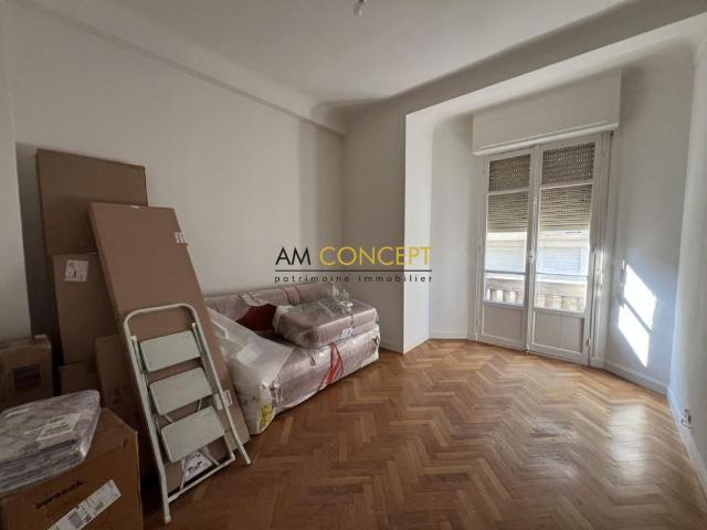Location Appartement 3 pièces Meublé 59m² NICE 06100