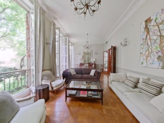 Location Appartement 3 pièces Meublé 98m² PARIS 6ème