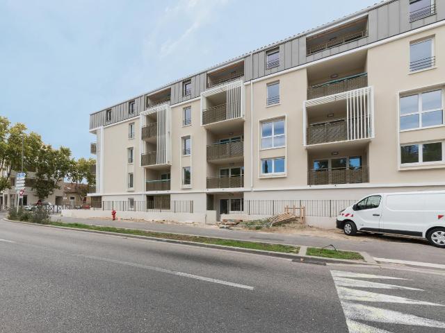 Location appartement 3 pièces MIRAMAS 66m² à 924.03€/mois CDC Habitat