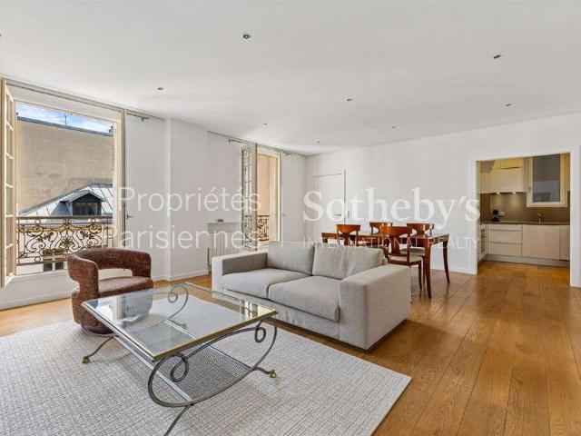 Location appartement 3 pièces Paris 8e 75