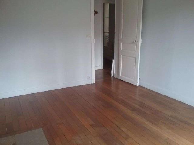 Location appartement 3 pièces Paris 15e 75