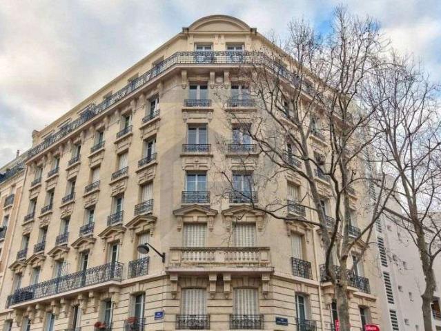 Location appartement 3 pièces Paris 15e 75