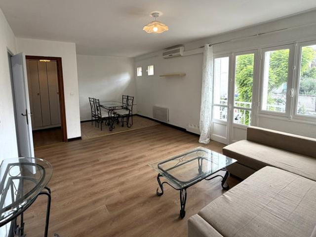 Location appartement T3 61 m² Carcassonne 1er étage balcon cuisine indépendante parking