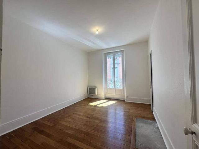 Location appartement t3 2 pièces 49 m² Grenoble 38000 699 €