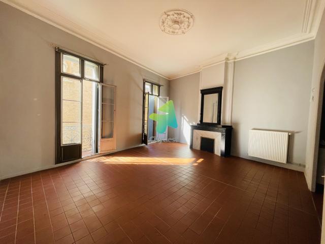 Location APPARTEMENT T3 CENTRE HISTORIQUE