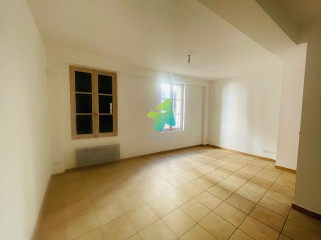 Location APPARTEMENT T3 COEUR DE VILLE