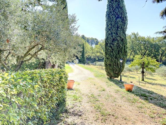 Location Appartement T3 dans vaste propriété à Lambesc 13410