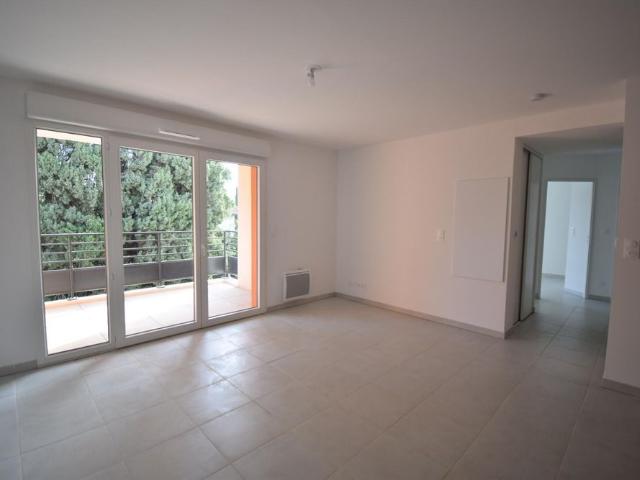 location Appartement T3 DE 58.49m² À HYERES