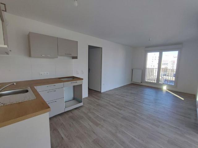 location Appartement T3 DE 64.3m² À BOBIGNY