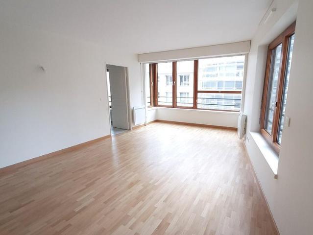 location Appartement T3 DE 70.24m² À PARIS