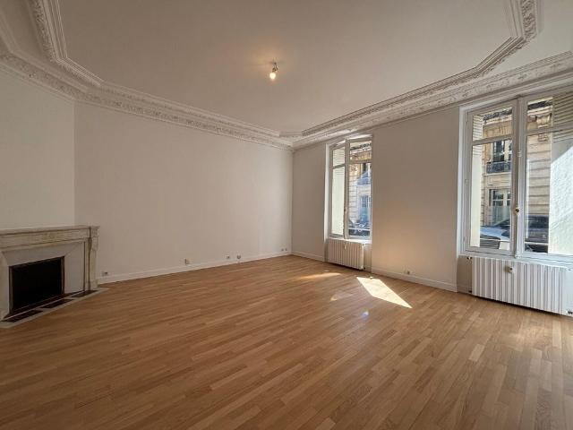 location Appartement T3 DE 115.65m² À PARIS