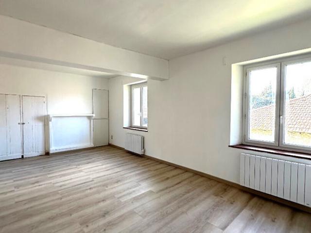 Location appartement T3 rénové avec stationnement couvert Domaine proche lac Cavayère Carcassonne