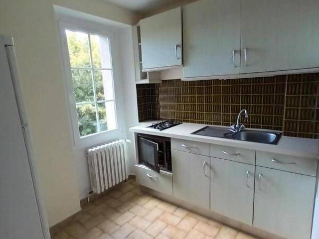 Location appartement t1 25 m² à Marvejols 48100