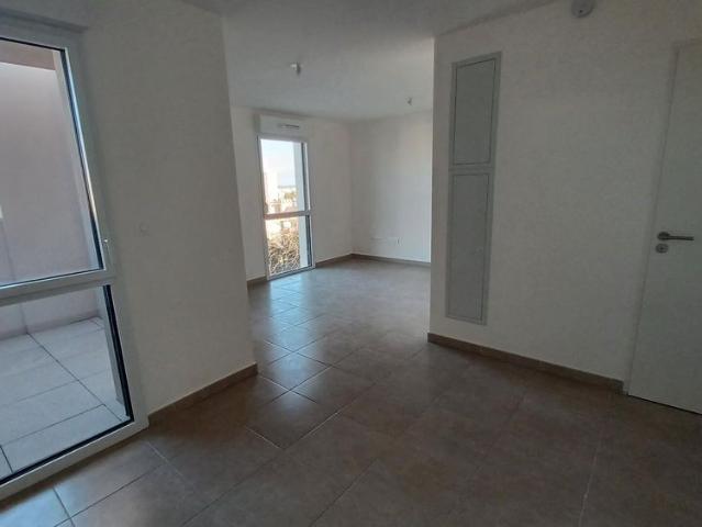 location Appartement T1 DE 29m² À NIMES