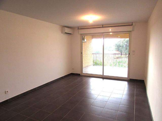 Location: appartement T2 42 m² à BORGO