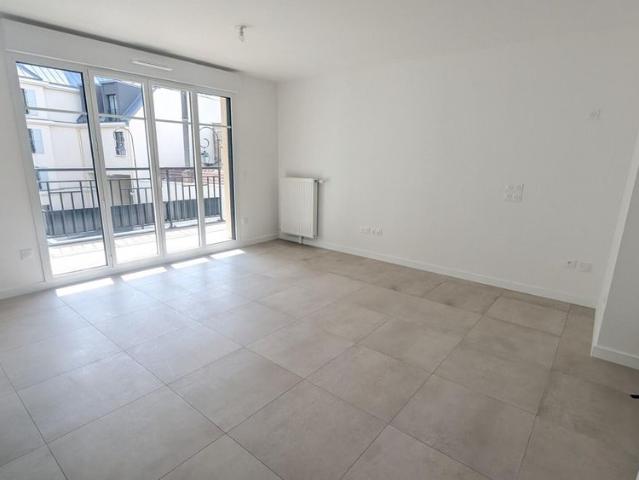 location Appartement T2 DE 42.15m² À ST LEU LA FORET