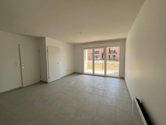 location Appartement T2 DE 47m² À CASTELGINEST