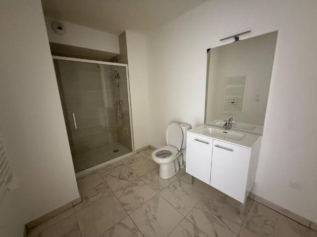 location Appartement T2 DE 46.6m² À CASTELGINEST