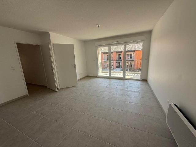 location Appartement T2 DE 46.9m² À CASTELGINEST