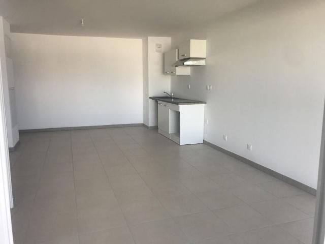 location Appartement T2 DE 46.2m² À ARLES