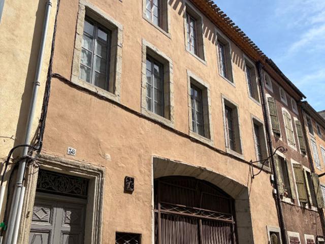 Location appartement T2 meublé avec cellier indépendant au premier étage au coeur de la bastide