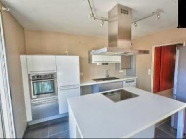 Location / Appartement T4