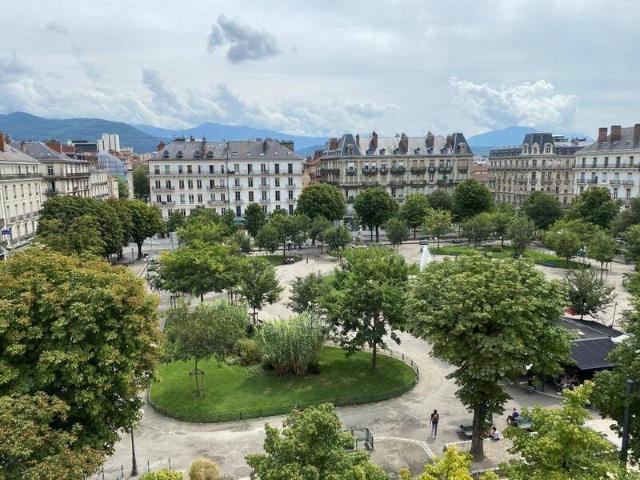 Location appartement t4 124 m² Grenoble 38000 1 345 €