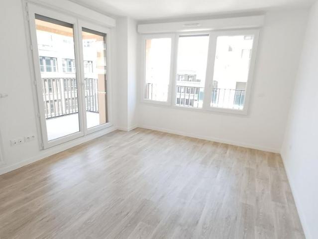 location Appartement T4 DE 75.9m² À BOBIGNY