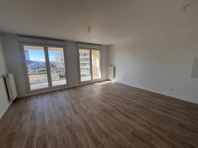 location Appartement T4 DE 76.5m² À BOBIGNY